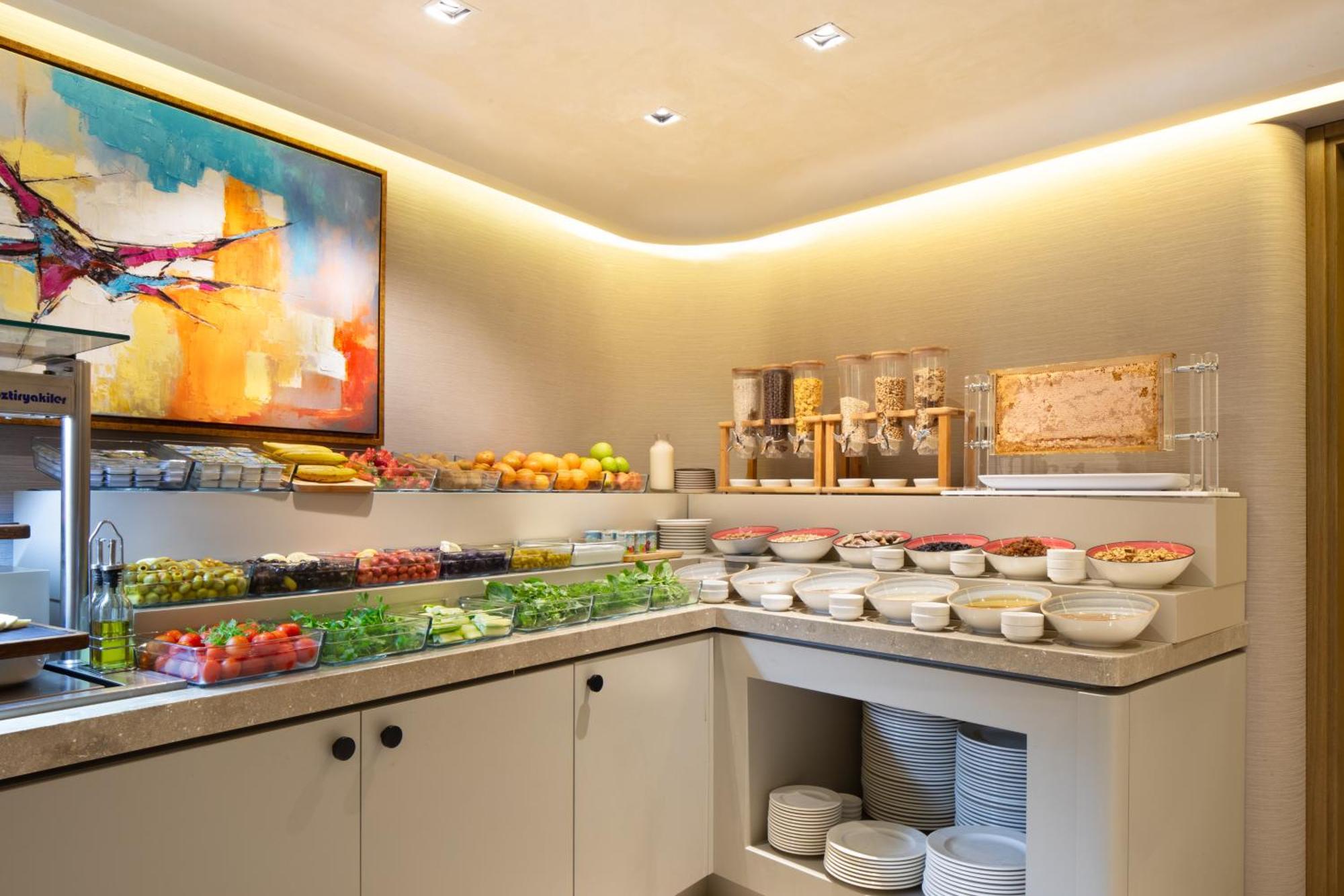 Bentley Hotel Old City-Special Class イスタンブール エクステリア 写真 A buffet at a hotel