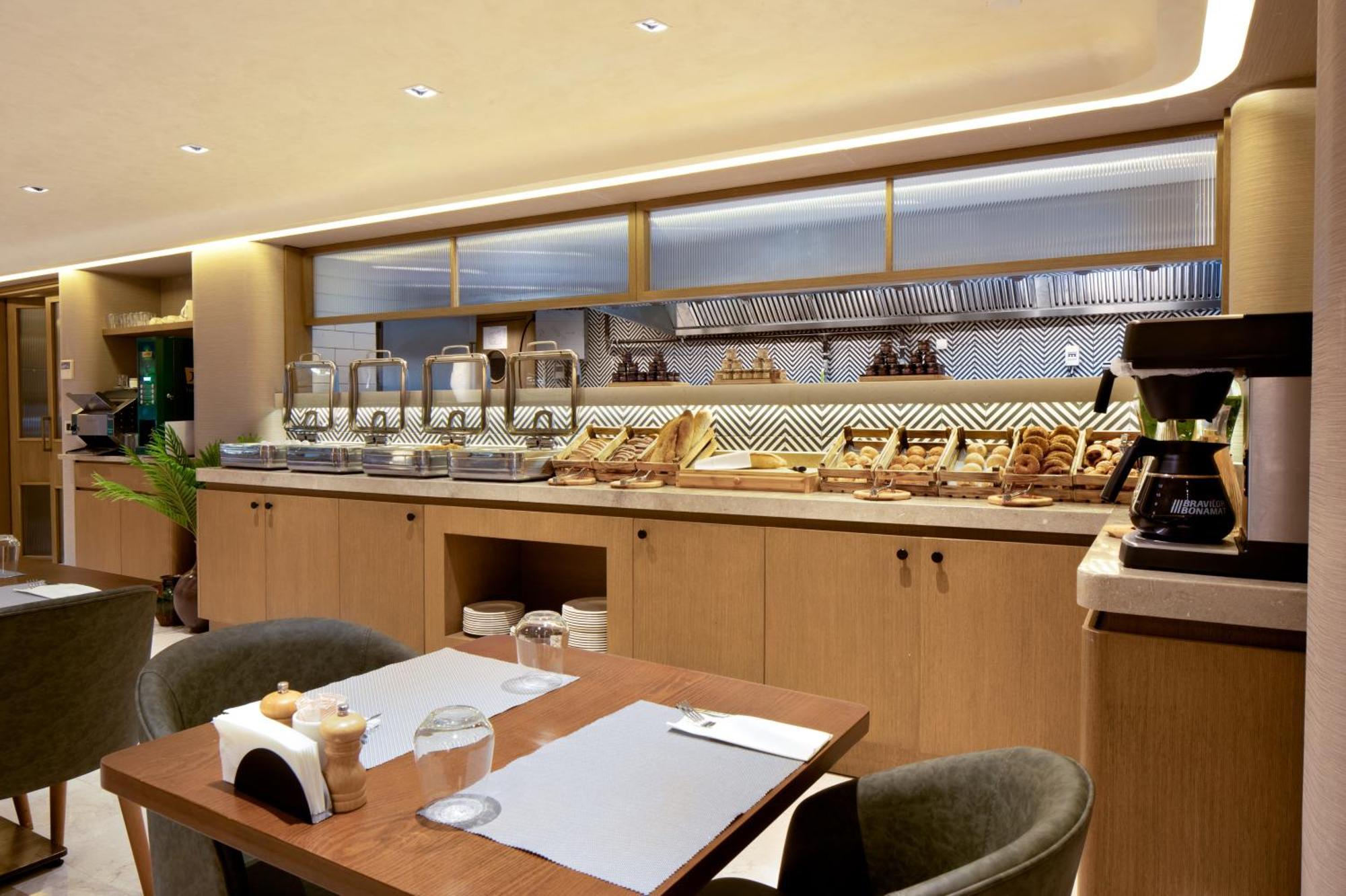 Bentley Hotel Old City-Special Class イスタンブール エクステリア 写真 The lounge at the airport