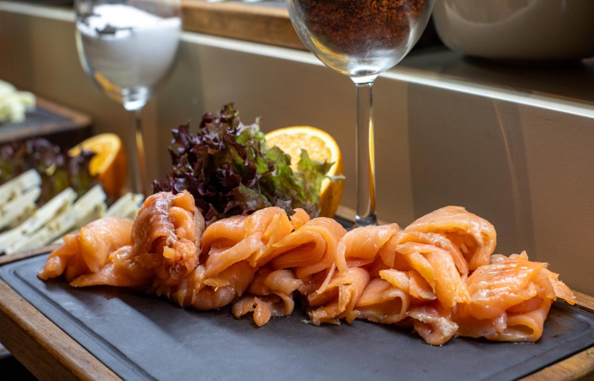 Bentley Hotel Old City-Special Class イスタンブール エクステリア 写真 Smoked salmon
