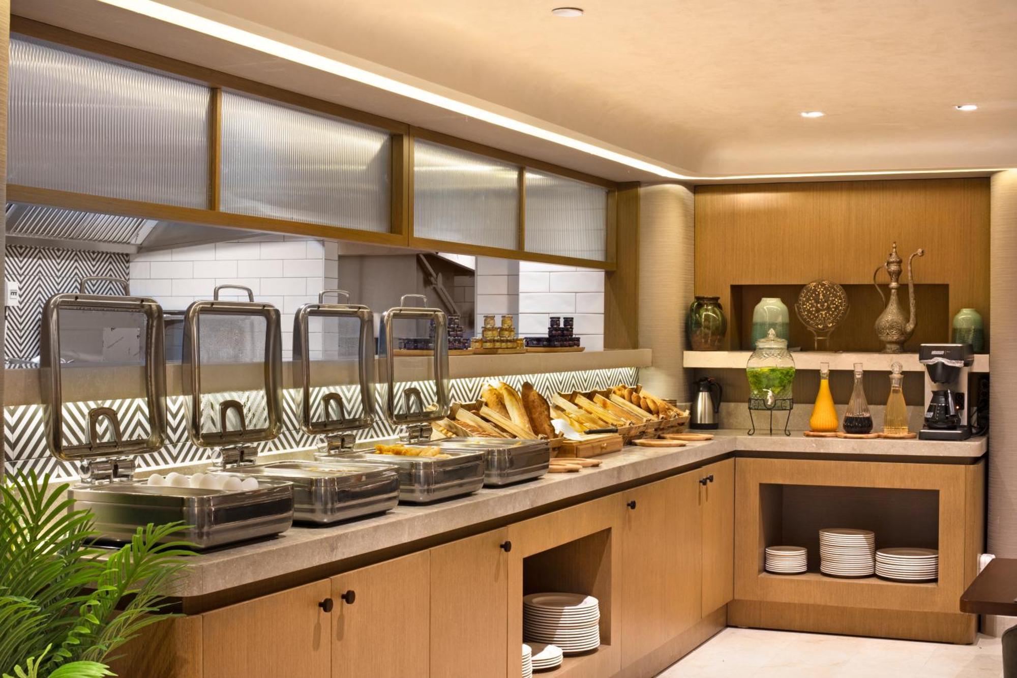 Bentley Hotel Old City-Special Class イスタンブール エクステリア 写真 The buffet at the lounge