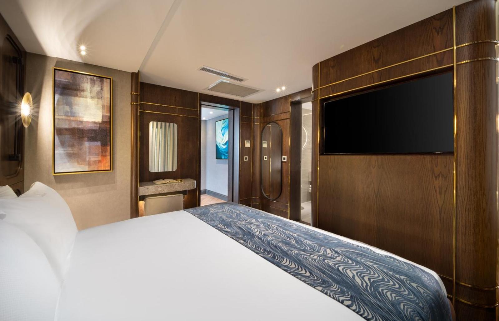 Bentley Hotel Old City-Special Class イスタンブール エクステリア 写真 The bedroom of the Royal Suite